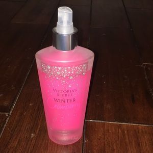 VS winter cranberry spray
